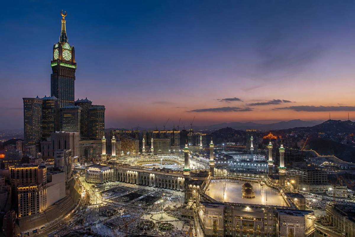 Mecca, Saudi Arabia — Hajj and Umrah pilgrimage at Masjid al-Haram